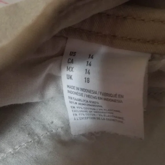 American Eagle Khaki Bermuda Shorts size 14 - Picture 8 of 9